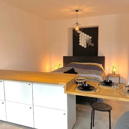 Kapselhotel - Le Nid Du Clocher Ciney